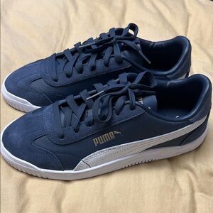Puma Kids Dark Blue and White Sneakers sz 5